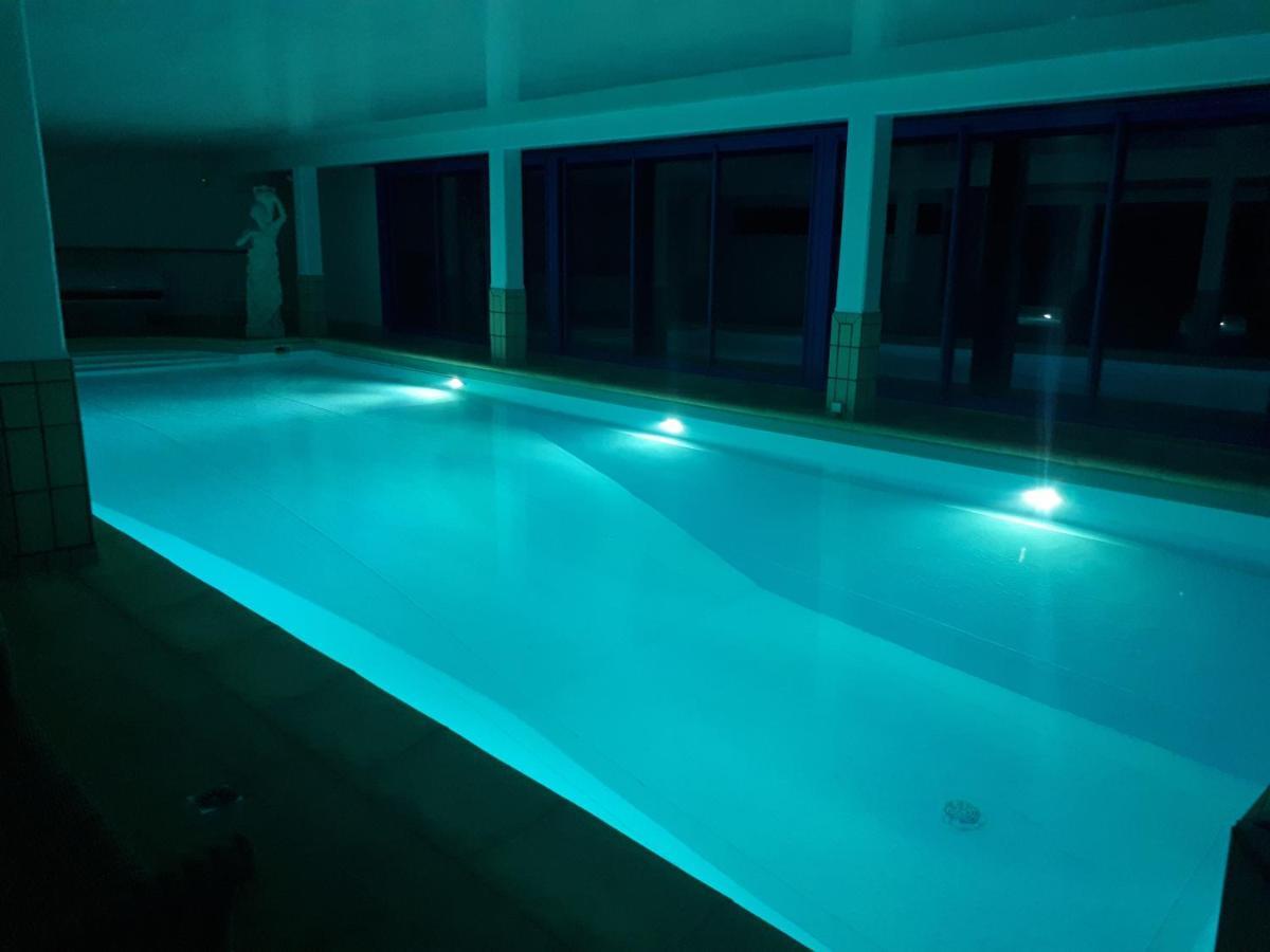 Le Manoir De La Mantille Caudry Eksteriør billede